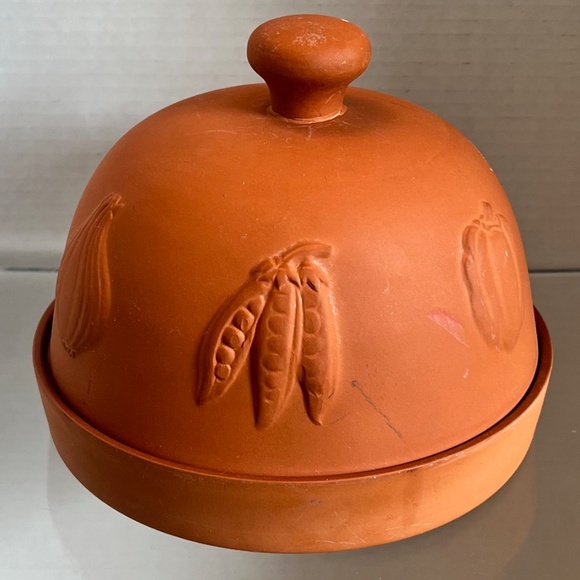 PIC Dome Shaped Terra Cotta Vegetable/Garlic Roaster With Lid - Picture 1 of 4